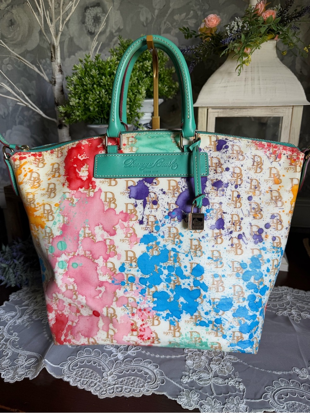 Dooney & Bourke 1975 Color Splash Signature Vanessa Large Tapered Tote Bag Purse